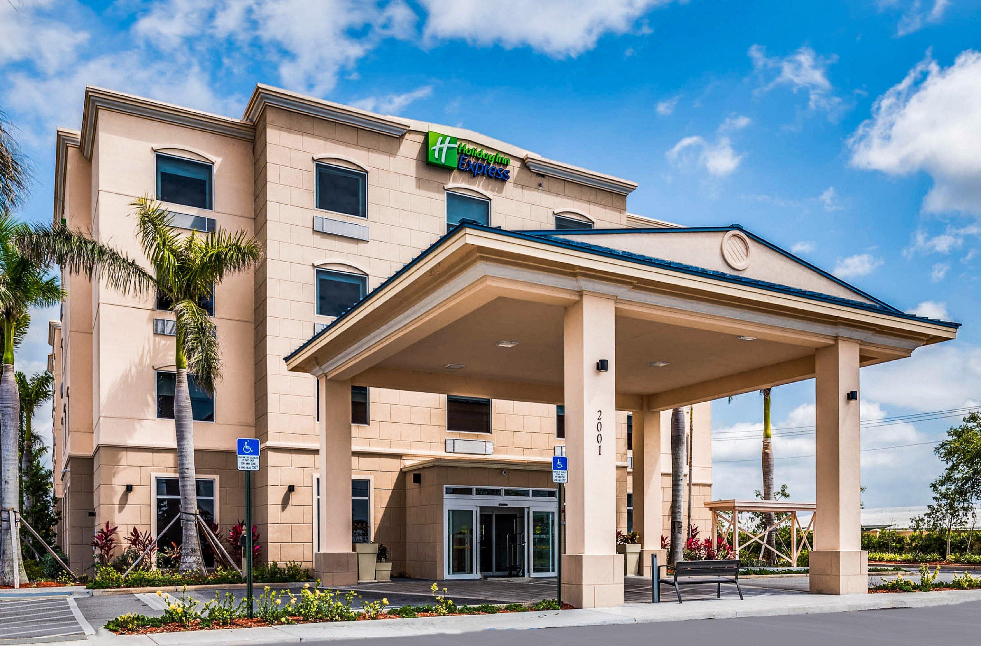Holiday Inn Express & Suites Boynton Beach West By Ihg Exterior foto