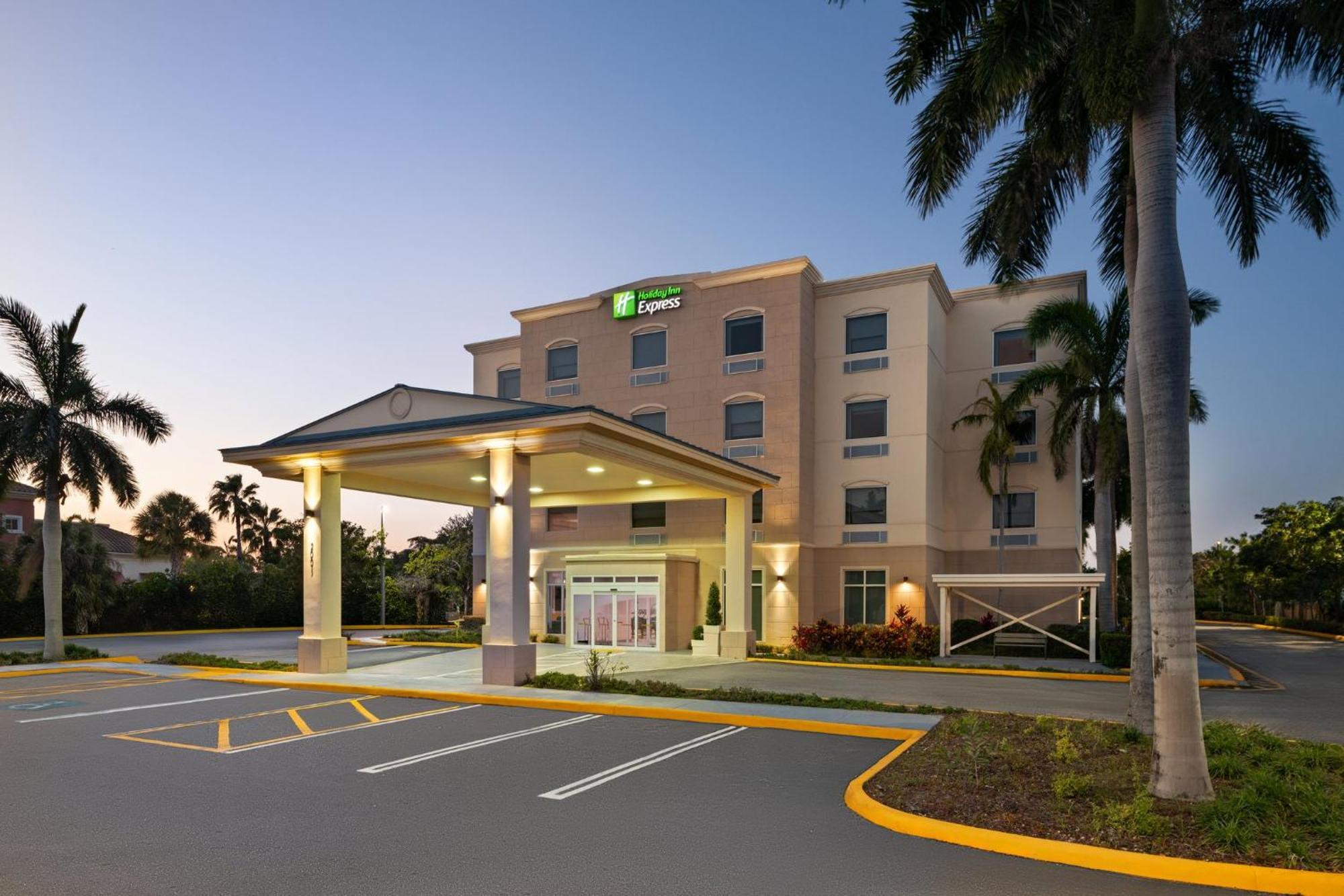 Holiday Inn Express & Suites Boynton Beach West By Ihg Exterior foto